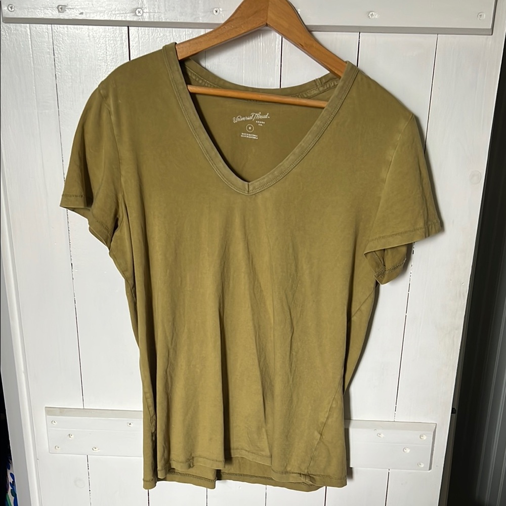 Universal Thread Olive Green Relaxed Short Sleeve T-Shirt